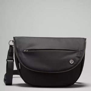 Lulu Lemon All Night Festival Bag 5L. Great condition. Black.